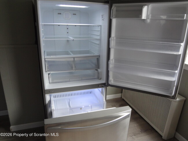 Building Photo - 52 Center St