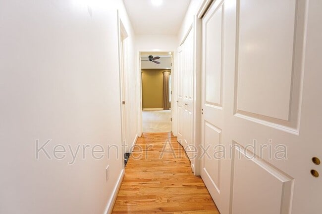 Building Photo - 906 Neal Dr