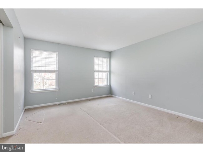 Building Photo - 164 Kettlebrook Dr