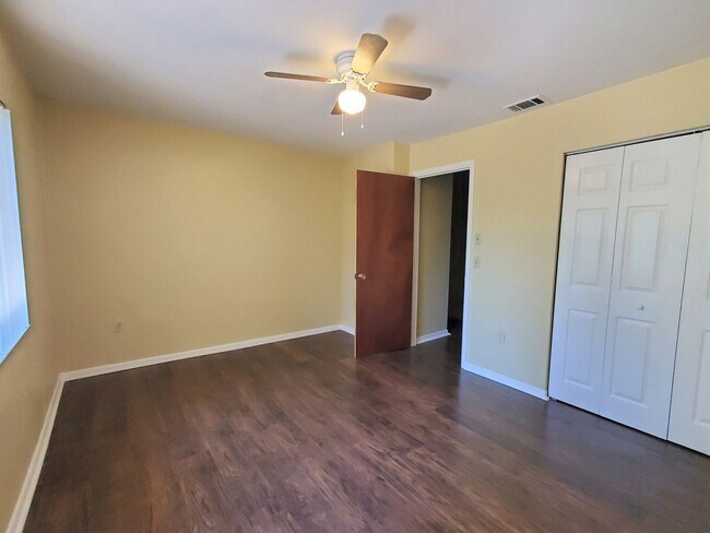 Building Photo - 2635 SW 35th Pl