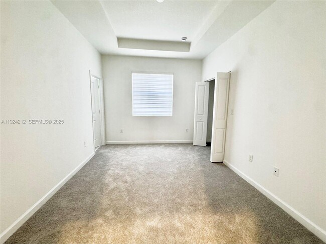 Building Photo - 1116 SE 3rd Terrace