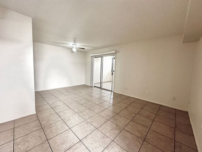 Building Photo - $500 Move In Special!2-bedroom, 1-bath apartment in Mesa, AZ