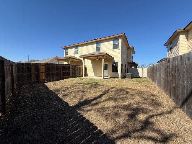 Building Photo - Beautiful Modern 3-Bed, 2-Bath Duplex with Private Yard & Spacious Layout