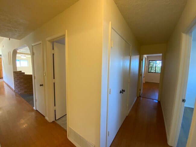 Building Photo - 4 Bedroom Single Story Home Available Near Tramway Blvd NE & Copper Ave NE!