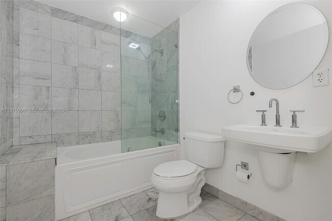 Building Photo - 6580 Indian Creek Dr