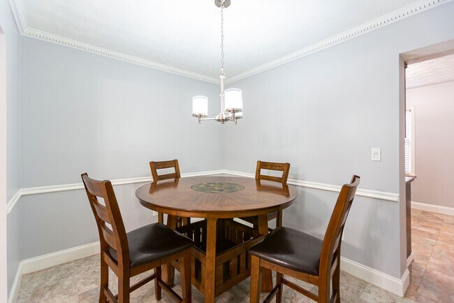Building Photo - 2bd Townhome in the Heart of Tucker