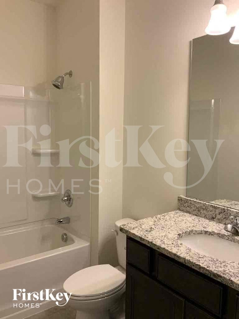 Building Photo - 447 Stonefield Cir