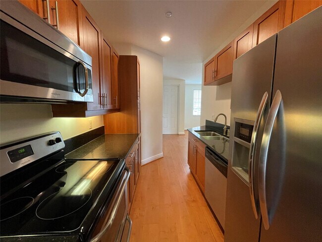 Building Photo - 1304 SW 3rd Ct