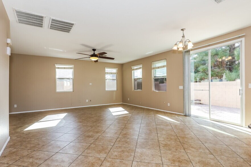 Building Photo - 2044 S Heron Ln