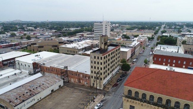 Building Photo - Central Plaza