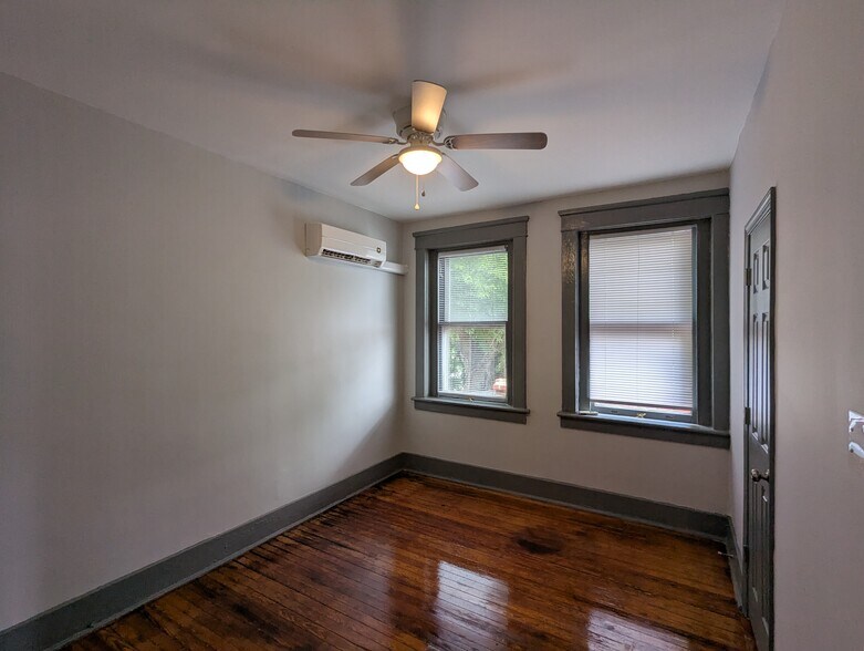 Building Photo - 2914 Idlewood Ave