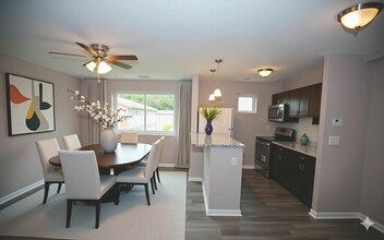 Building Photo - Beautiful 2 BD Near The Alameda
