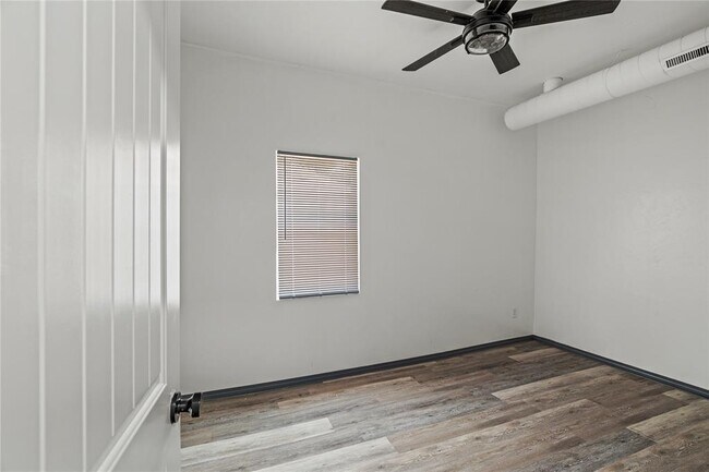 Building Photo - 2136 SW 23rd St