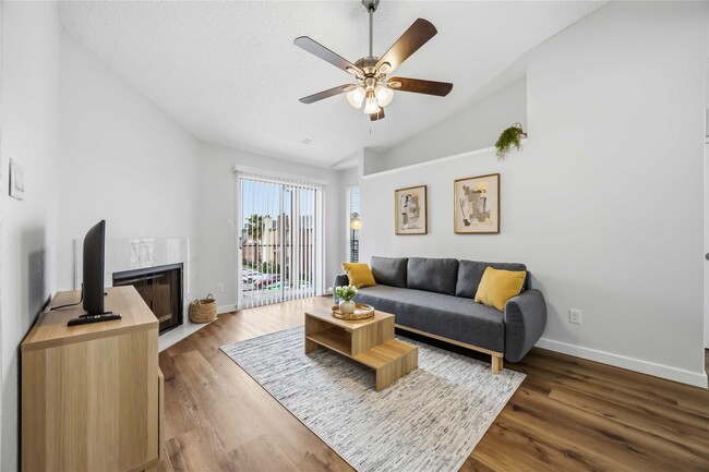 Building Photo - 2121 Hepburn St