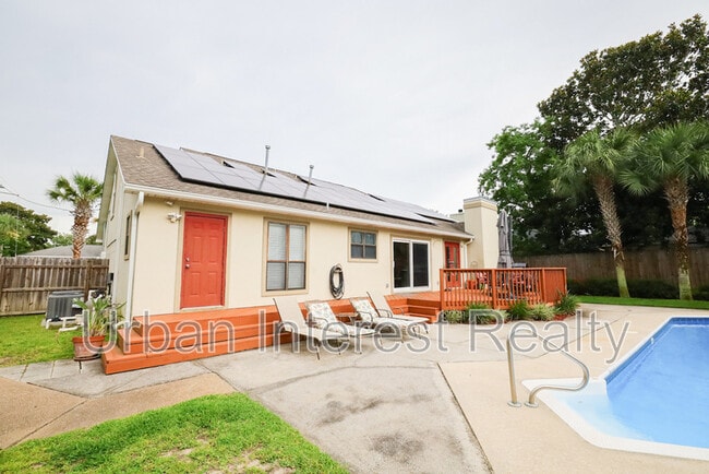 Building Photo - 321 Cypress St