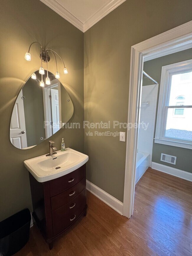 Building Photo - 425 Water Shadow Ln