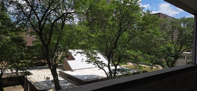 Building Photo - 6 Whittier Pl