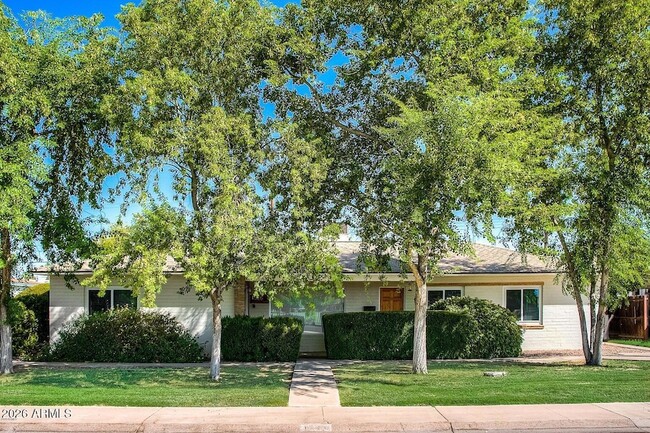 Building Photo - 1526 W Windsor Ave