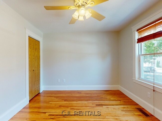 Building Photo - 25 Charlotte Rd