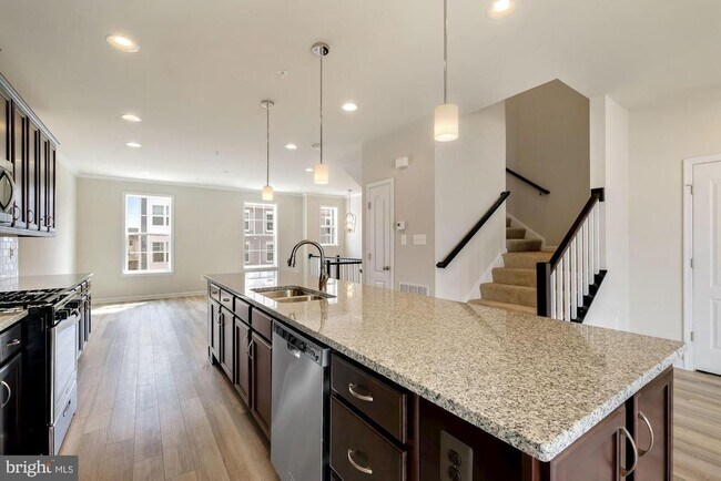 Building Photo - 5986 Passend Dr
