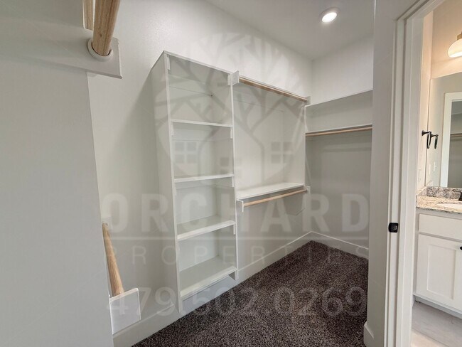 Building Photo - Tontitown- Single-Family Home- Popular Wel...