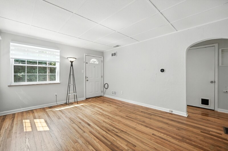 Building Photo - 632 Straight St