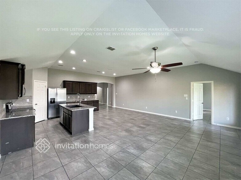 Building Photo - 2516 Old Buck Dr