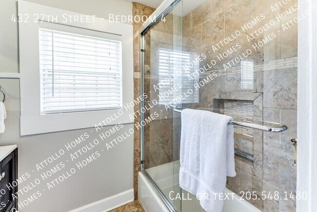 Building Photo - 432 27th St