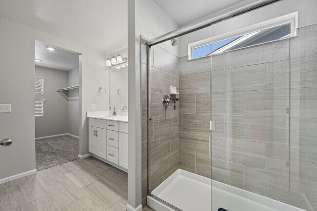 Building Photo - Stunning 3-Bed Townhome in Northglenn w/ 2...