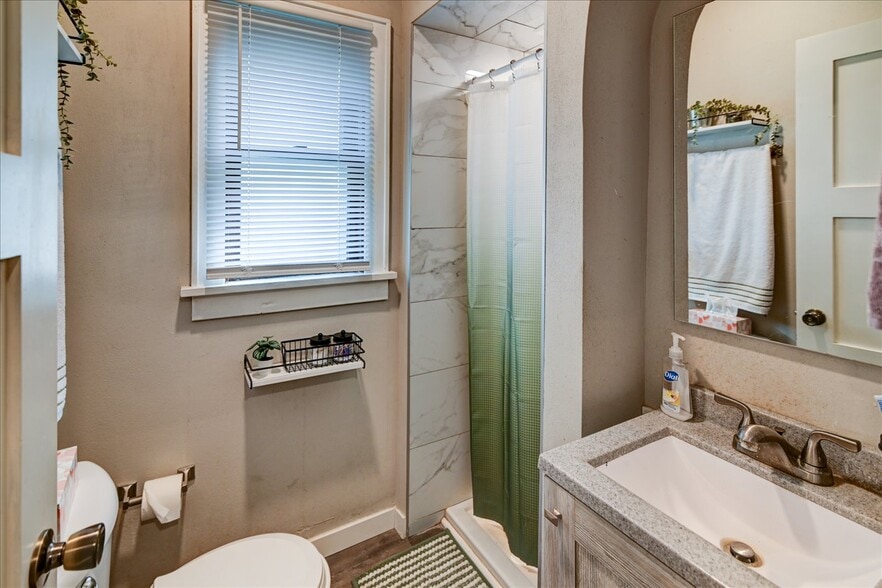 Building Photo - 205 S Fair Oaks Ave