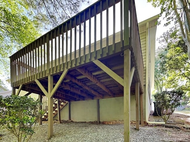 Building Photo - 264 Rolling Rock Rd