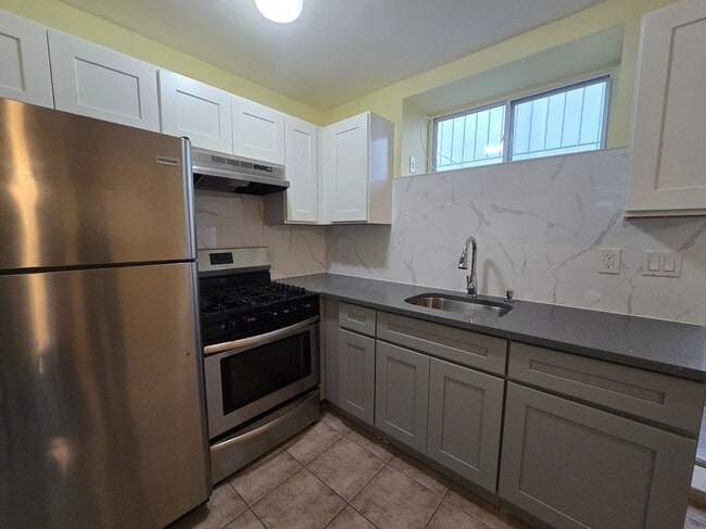 Building Photo - 187 Colon Ave