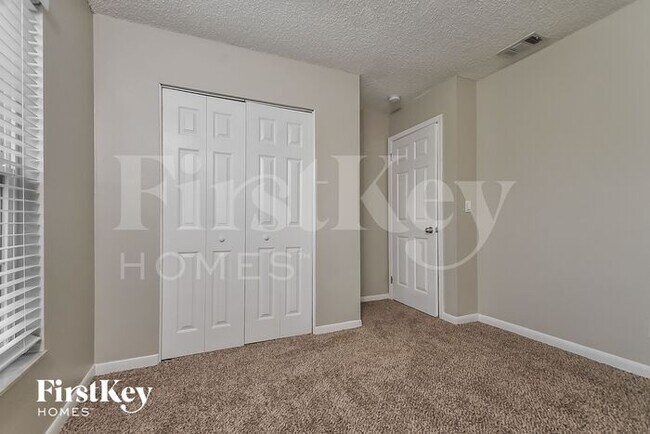 Building Photo - 6229 Florida Cir N