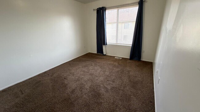 Building Photo - 15602 Stone Crossing Dr