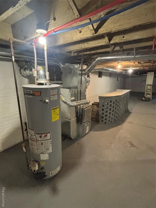 Building Photo - 3008 Cortland St