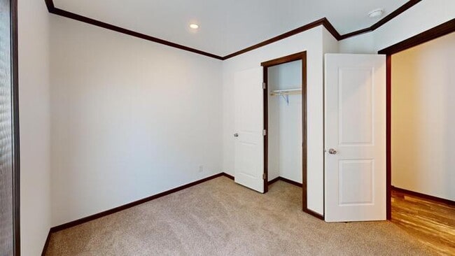 Building Photo - 133 Northwest Dr