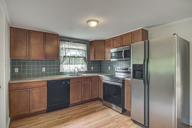 Building Photo - 8603 Haw River Rd