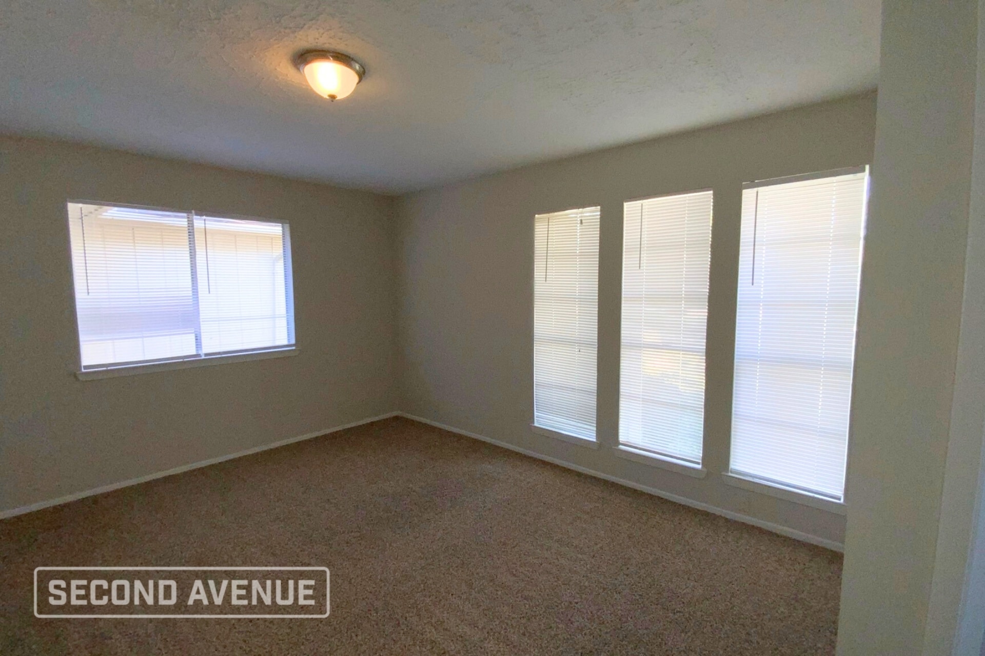 Building Photo - 15907 Wingdale Dr