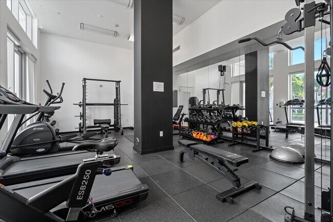 Building Photo - 3030 NE 188th St