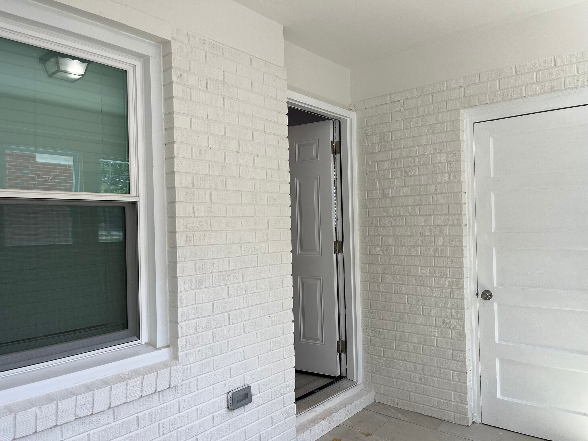 Building Photo - 2730 Eastway Dr