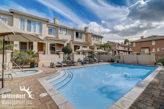 Building Photo - Immaculate 3Bdm 2.5Ba Townhouse with  2-Car Garage
