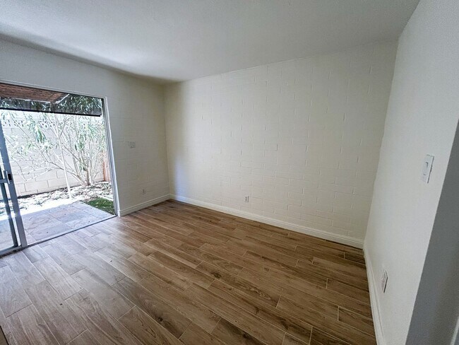 Building Photo - Prime Scottsdale Location! 2 bed 1.5 bath with community pool