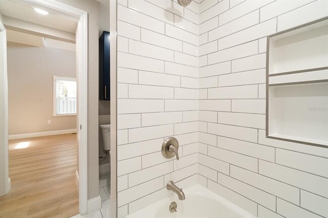 Building Photo - 437 Shine Ave