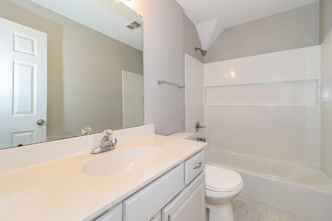 Building Photo - 8112 Country Mill Cove