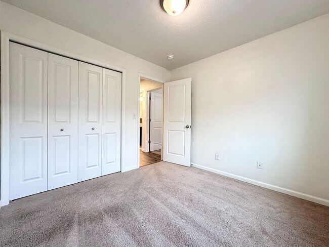 Building Photo - Modern 3-Bedroom 2.5 Bath Single Family Home in Gresham!