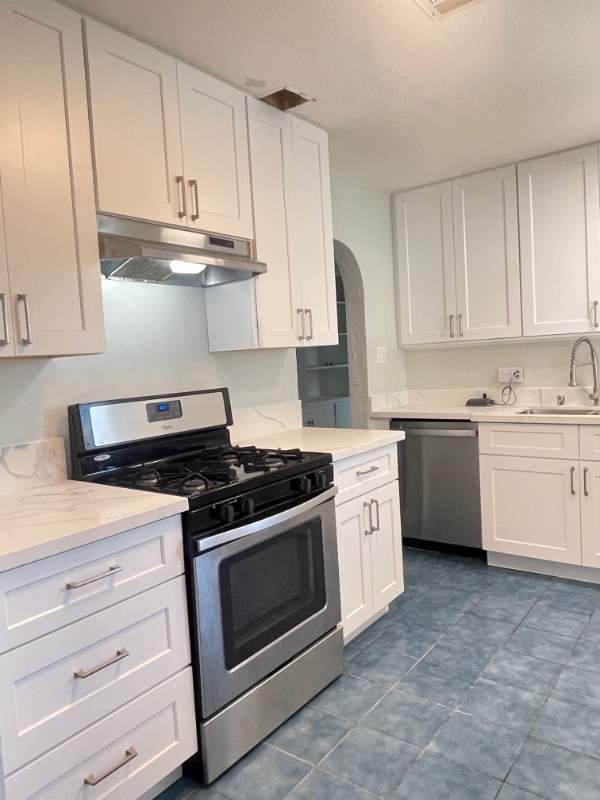 Building Photo - 8453 Hazeltine Ave
