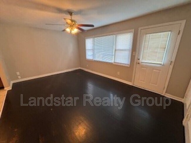 Building Photo - 5406 Catalina Ave