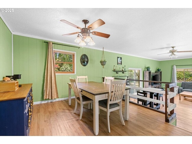 Building Photo - Quarter Acre Comfort
