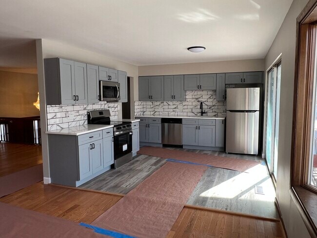 Building Photo - 530 N Arizona Ave