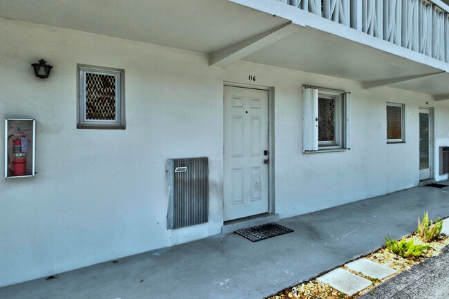 Building Photo - 899 SE 2nd Ave